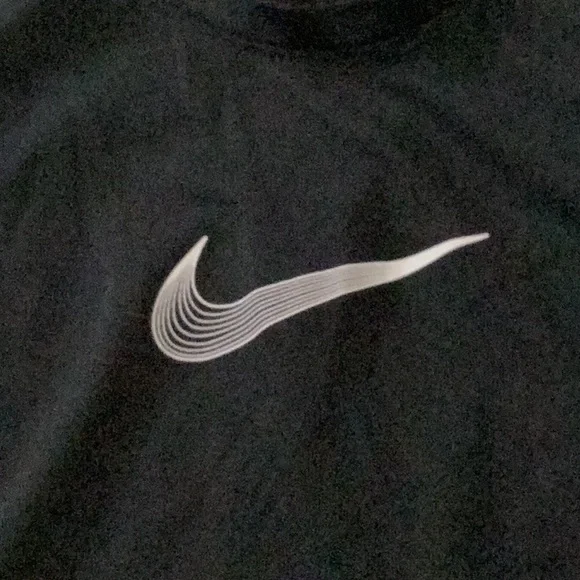 Girls Nike dri fit top - Picture 2 of 4